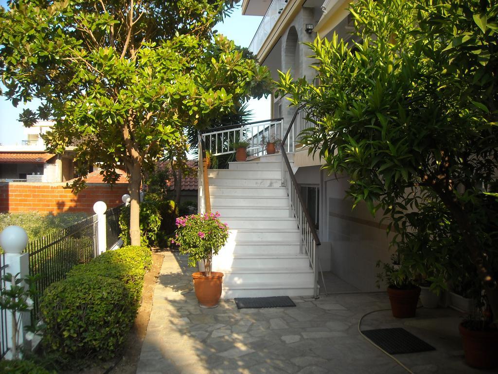 Iris Hotel Nea Kallikrateia Exterior foto